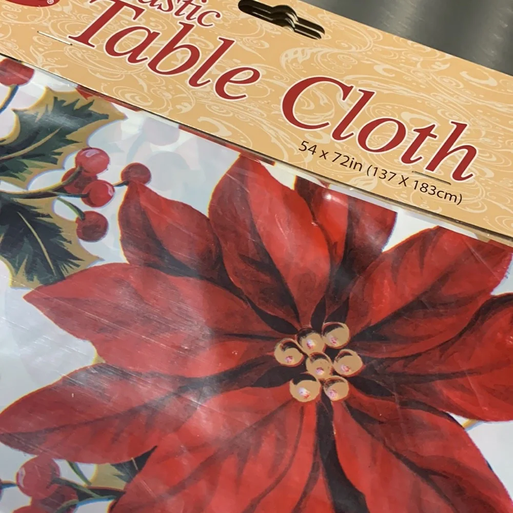 Poinsettia Tablecloths-Pack of 6 NWT